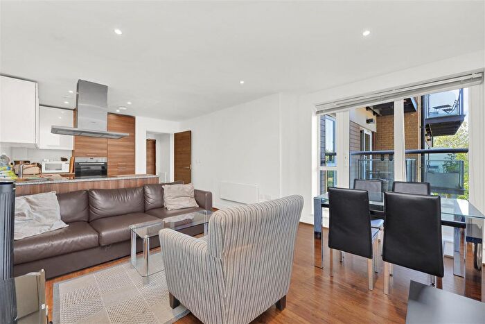 2 Bedroom Flat For Sale In Bromyard Avenue, London, W3