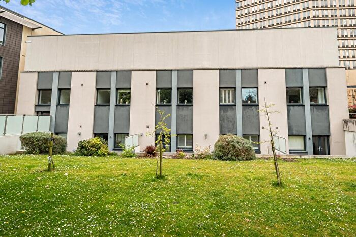 1 Bedroom Flat For Sale In Montpellier Terrace, Cheltenham, GL50