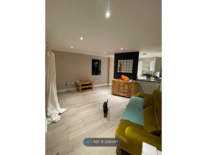 2 Bedroom Flat To Rent In Dragmore Street, London, SW4