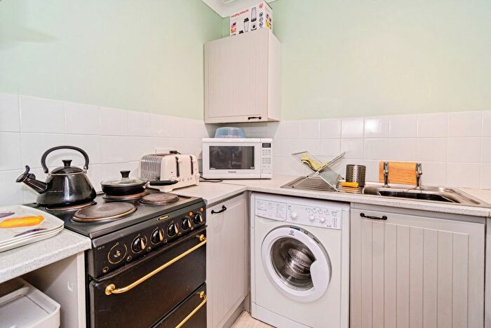 1 Bedroom Flat For Sale In Clifton Road, Southampton, Hampshire, SO15
