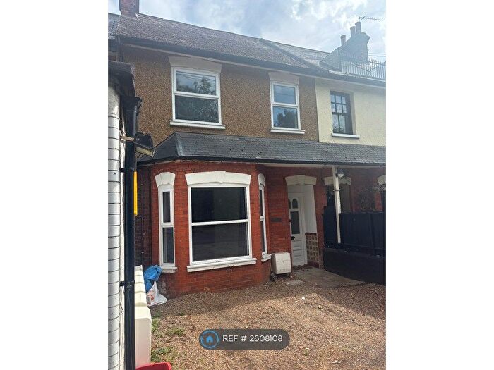 4 Bedroom Terraced House To Rent In Ongar Road, Kelvedon Hatch, CM15