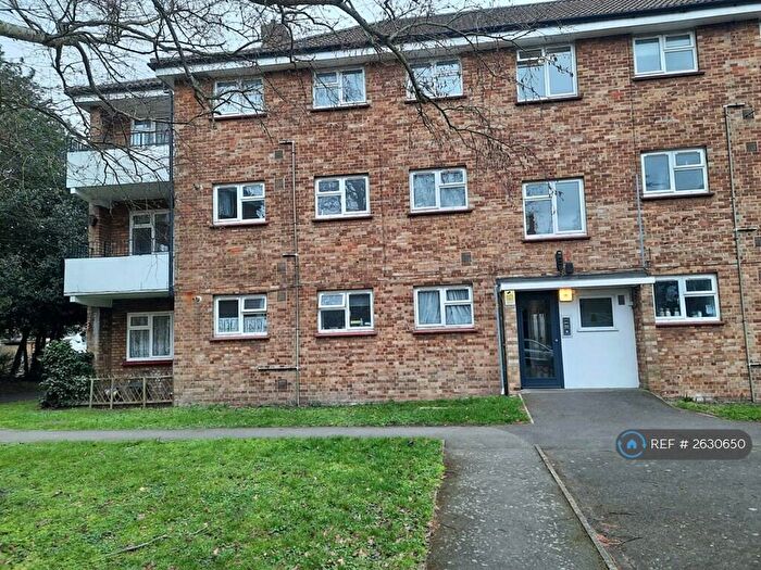 2 Bedroom Flat To Rent In St. Hilary House, London, SE2