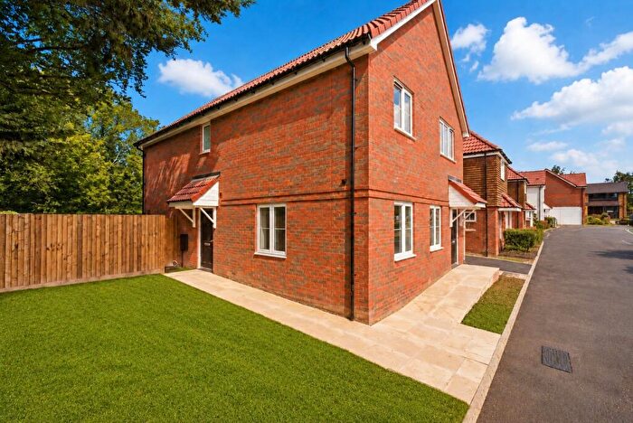 2 Bedroom Apartment For Sale In Orchard Gardens, St. Albans, Hertfordshire, AL2