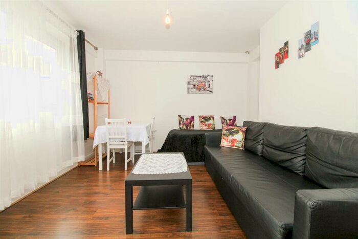 2 Bedroom Flat For Sale In Remington Road, London, N15