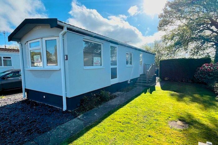 2 Bedroom Park Home For Sale In The Compasses Park, Alfold, Cranleigh, Surrey, GU6