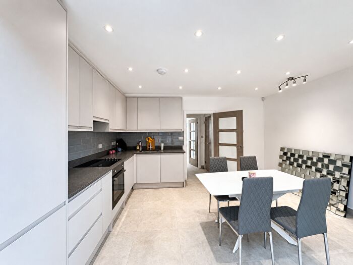 4 Bedroom End Of Terrace House To Rent In Grovebury Court, Chase Road, Southgate, N14