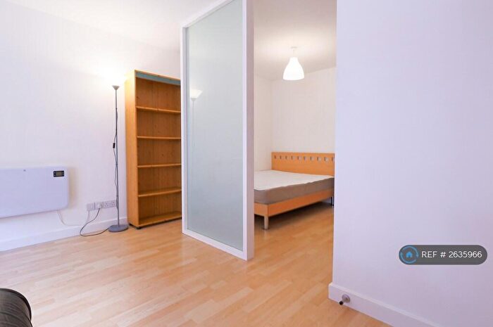 1 Bedroom Flat To Rent In Park Place, Leeds, LS1