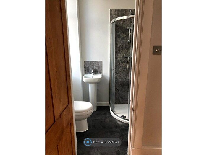 2 Bedroom Flat To Rent In Cartvale Road, Glasgow, G42