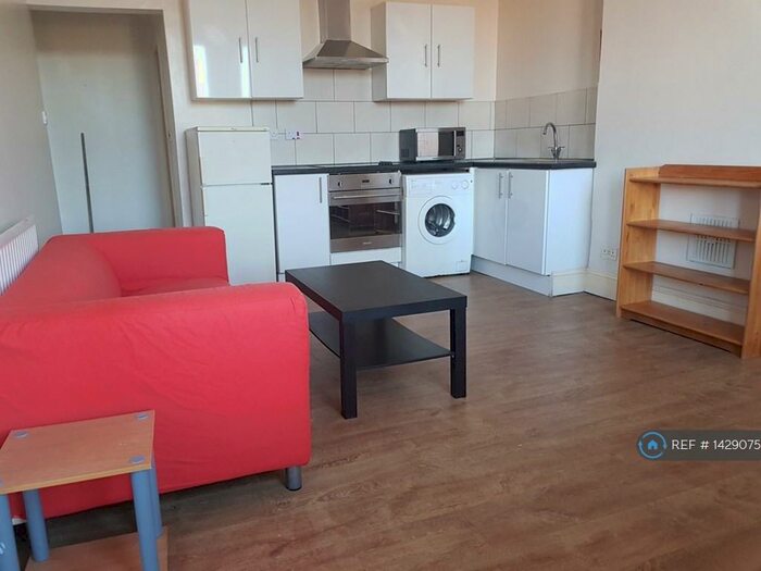 1 Bedroom Flat To Rent In Zulla Road, Nottingham, NG3