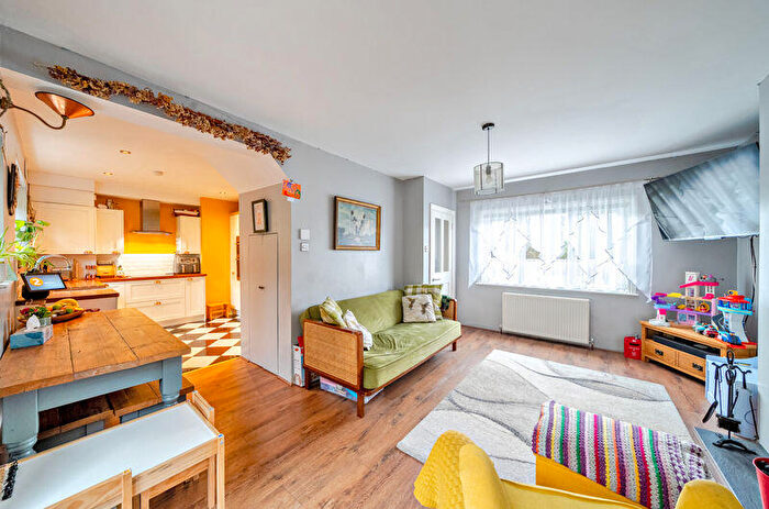 3 Bedroom Terraced House For Sale In Downsway, Whyteleafe, CR3