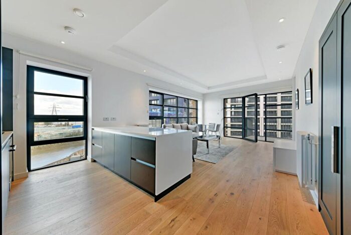 2 Bedroom Apartment For Sale In Amelia House, London City Island, London, E14