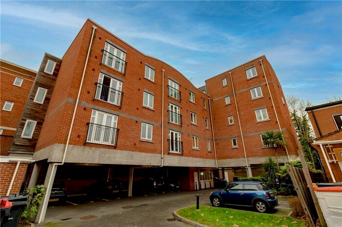 2 Bedroom Flat To Rent In Grenfell Road, Maidenhead, SL6