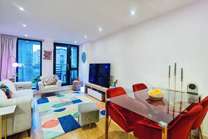 2 Bedroom Flat For Sale In Webber Street, London, SE1