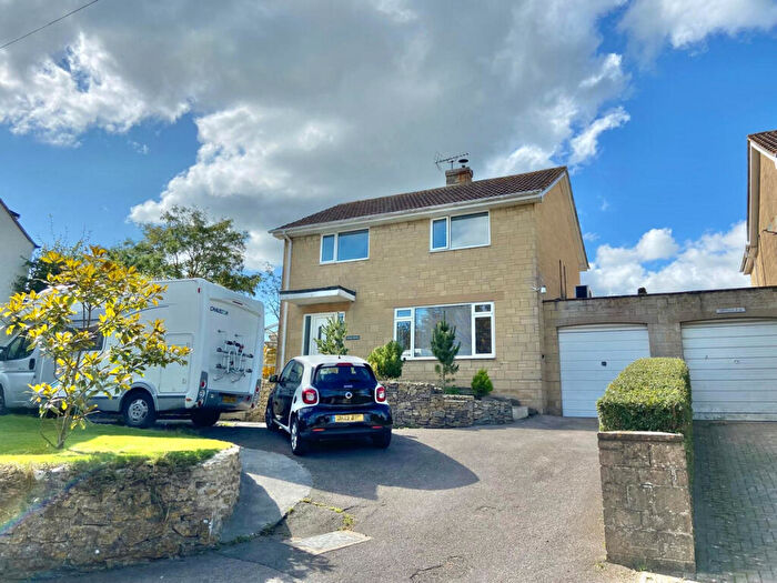 3 Bedroom Detached House For Sale In Melbury Road, Dorset, DT9