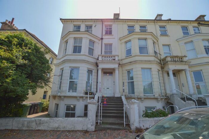 2 Bedroom Flat To Rent In Upperton Gardens, Eastbourne, BN21