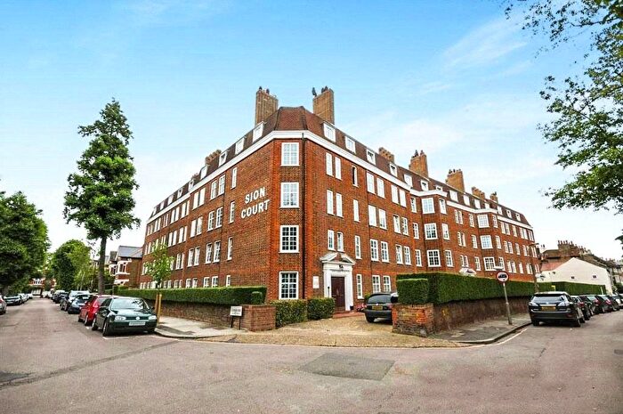 2 Bedroom Flat To Rent In Sion Court, Twickenham, TW1