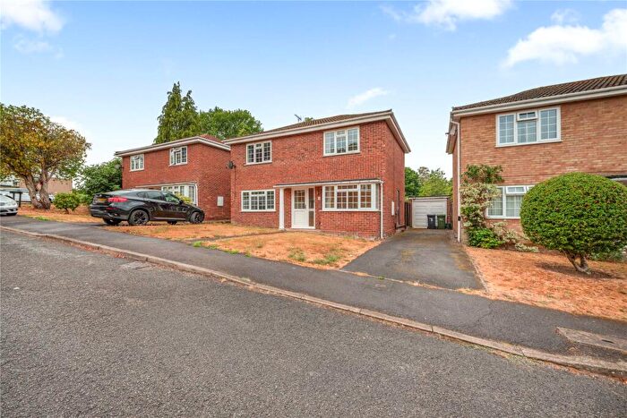 4 Bedroom Detached House For Sale In Brunswick Drive, Brookwood, Surrey, GU24
