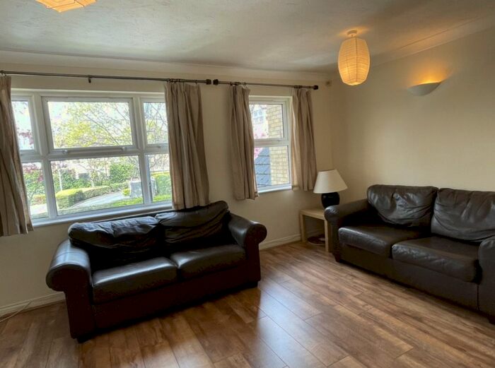 2 Bedroom Flat To Rent In Monmouth Close, London, W4