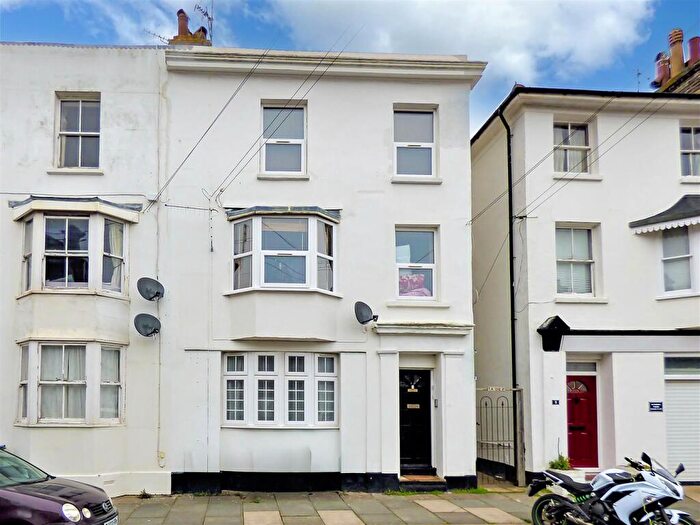 Studio For Sale In Western Road, Littlehampton, BN17
