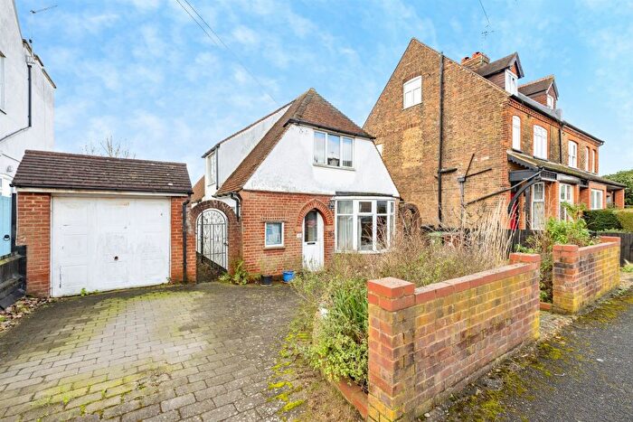 2 Bedroom Detached House For Sale In Beechcroft Road, Bushey, WD23