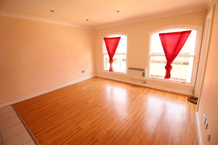 1 Bedroom Flat To Rent In Park Street West, Luton, LU1