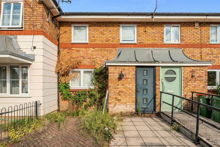 2 Bedroom Property To Rent In Golden Plover Close, Canning Town, London, E16