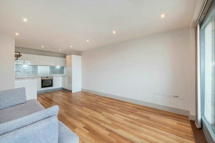 1 Bedroom Apartment To Rent In Copperfield Mews, London, E2
