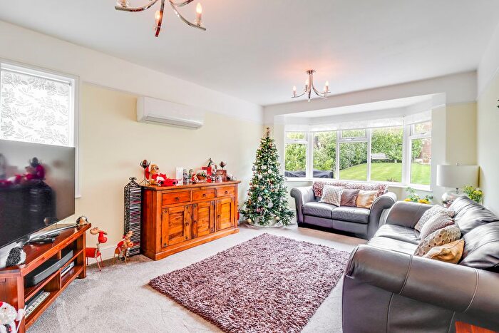 2 Bedroom Detached Bungalow For Sale In Cumberland Avenue, Benfleet, SS7