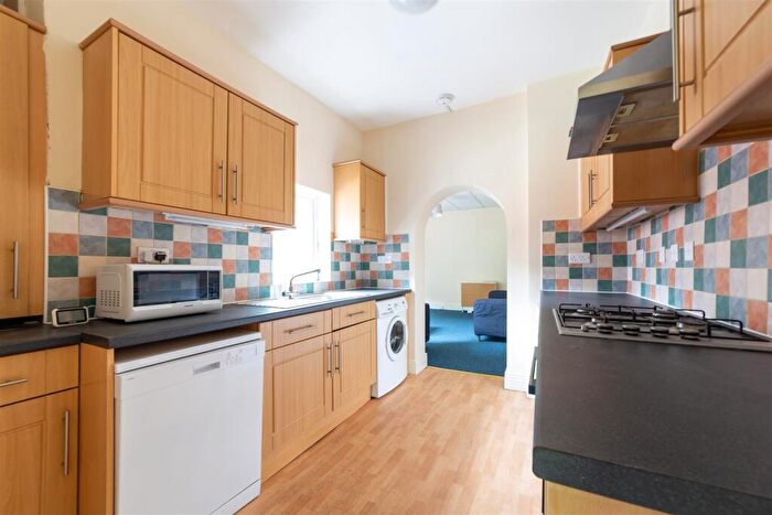 4 Bedroom Flat To Rent In £pppw - Deuchar Street, Jesmond, Newcastle Upon Tyne, NE2