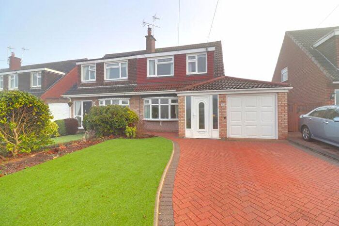 3 Bedroom Semi-Detached House To Rent In Mendip Avenue, Hillcroft Park, Stafford, ST17