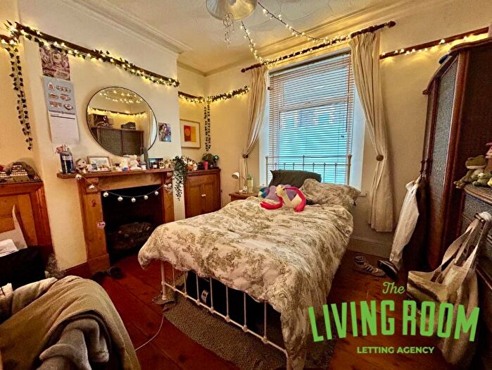 6 Bedroom House To Rent In Flora Street, Cathays, Cardiff, CF24