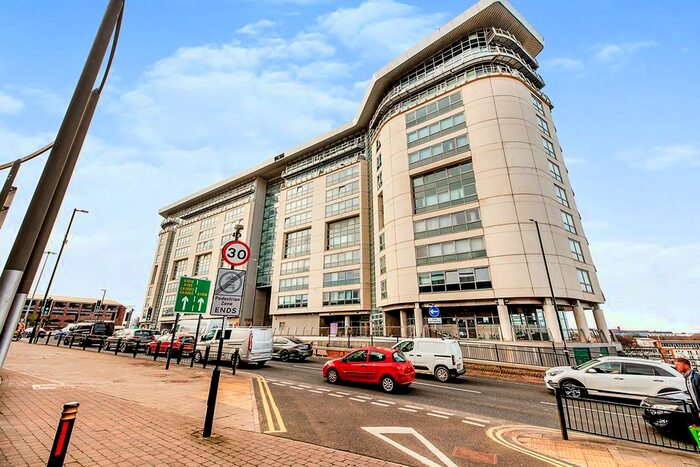 2 Bedroom Flat To Rent In West Wear Street, Sunderland, Tyne And Wear, SR1