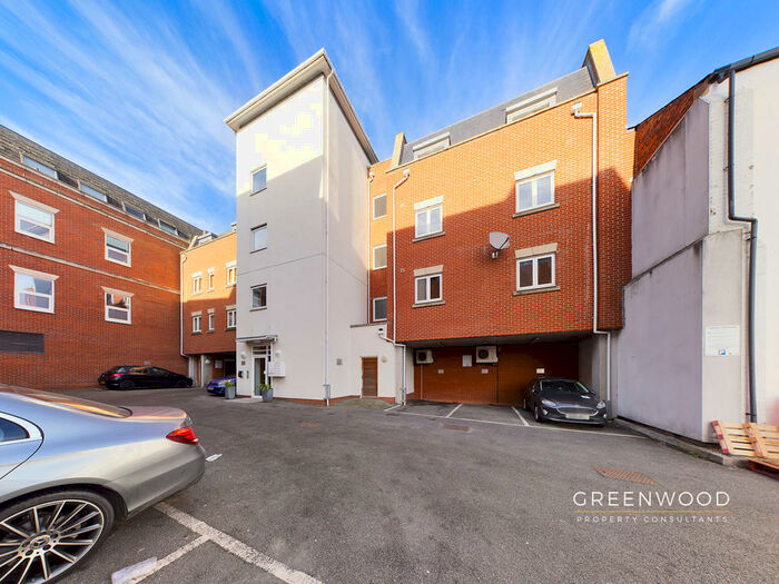 2 Bedroom Apartment To Rent In Crouch Street, Colchester, CO3