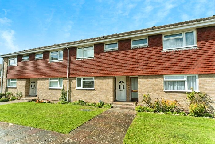 1 Bedroom Flat For Sale In Ratton Road, Eastbourne, East Sussex, BN21