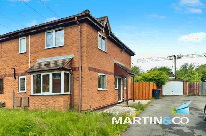 3 Bedroom End Of Terrace House To Rent In Ibbetson Road, Churwell, LS27