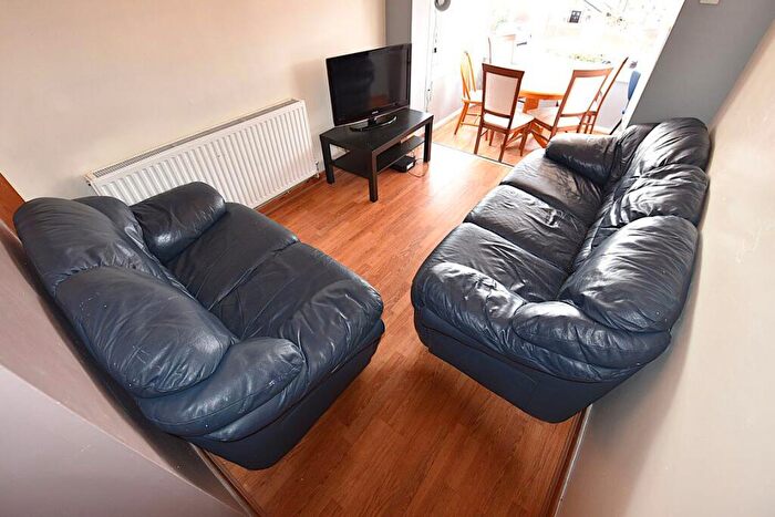 3 Bedroom House To Rent In Howden Place ( Bed), LS6