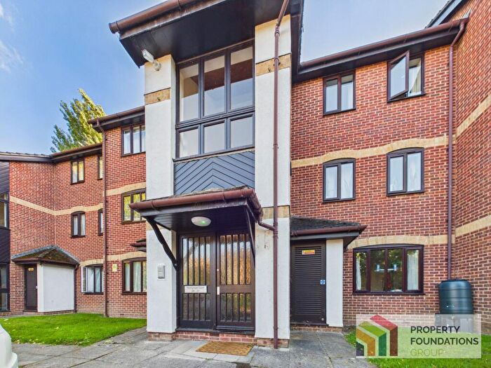 1 Bedroom Flat To Rent In Pennyroyal Court, Reading, RG1