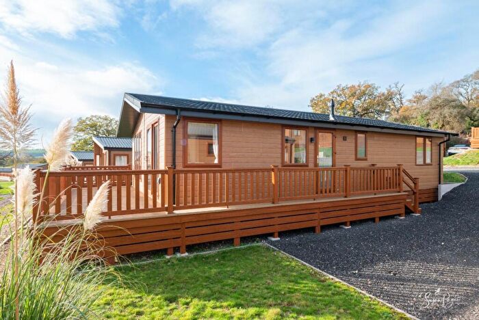 2 Bedroom Park Home For Sale In Carters Paddock, Roebeck Country Park, PO33