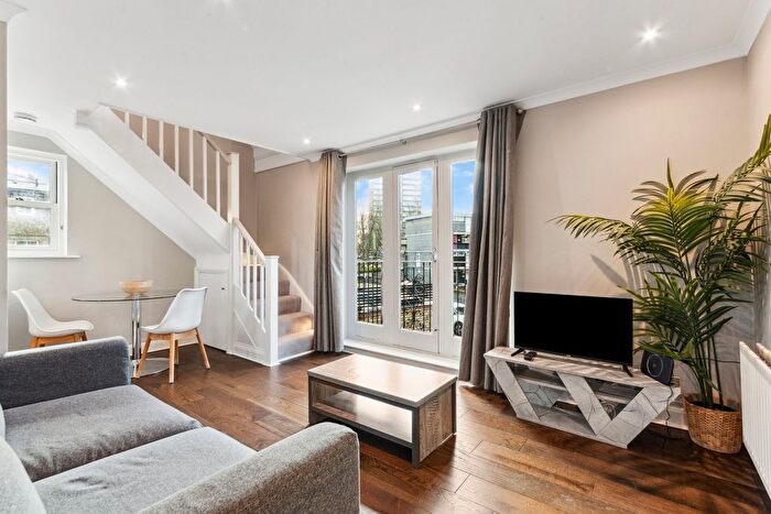 1 Bedroom Terraced House To Rent In Bolingbroke Walk, Battersea Park, SW11