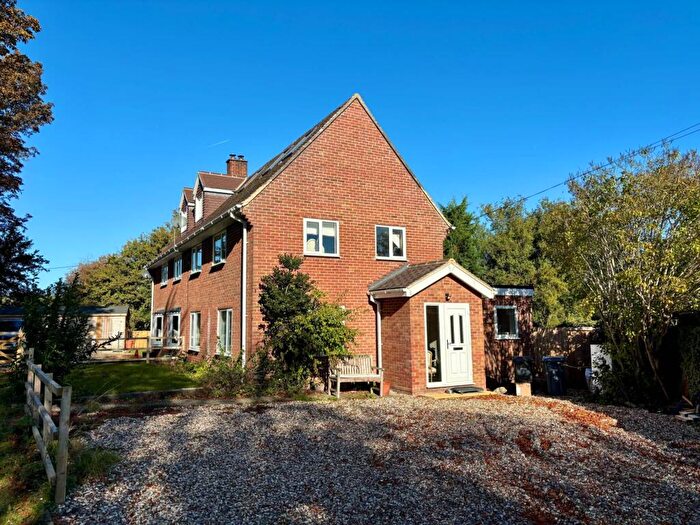 3 Bedroom Semi-Detached House For Sale In Castle Road, Marlborough, SN8