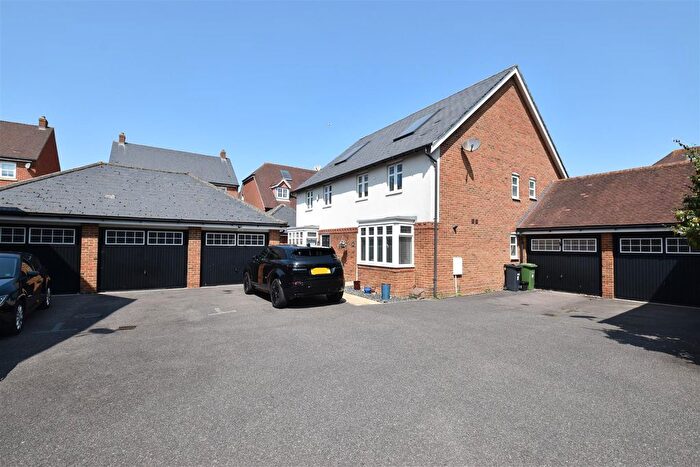 3 Bedroom Property To Rent In Newman Road, Horley, RH6