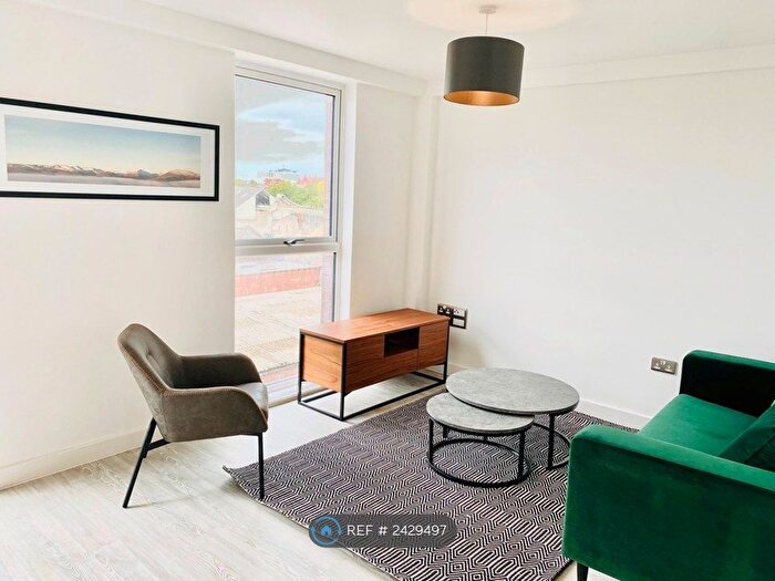 2 Bedroom Flat To Rent In Middlewood Plaza, Salford, M5