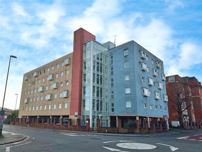 1 Bedroom Apartment For Sale In Anglesea Terrace, Southampton, Hampshire, SO14