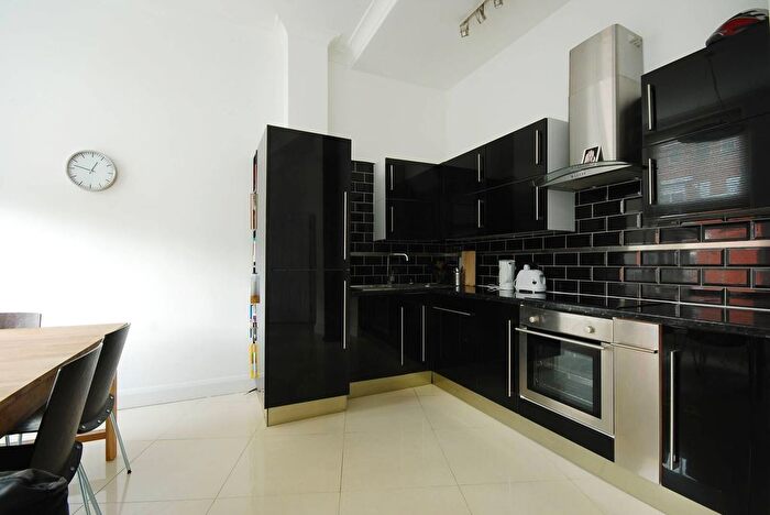 2 Bedroom Flat To Rent In Commercial Street, Spitalfields, London, E1