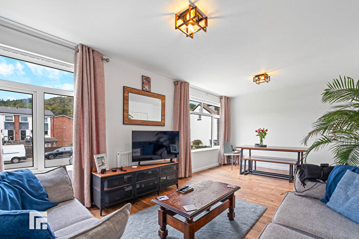 3 Bedroom Maisonette For Sale In Rhiwddar Flats, Bryn Coch, Taffs Well, CF15