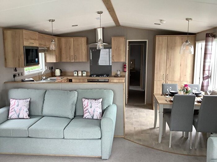 2 Bedroom Lodge For Sale In Dymchurch Road, New Romney, TN28