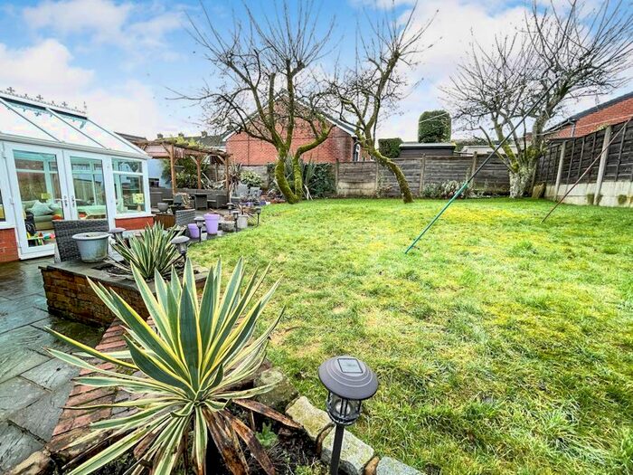 4 Bedroom SemiDetached House For Sale In Woodlands Grove, Bury, BL8