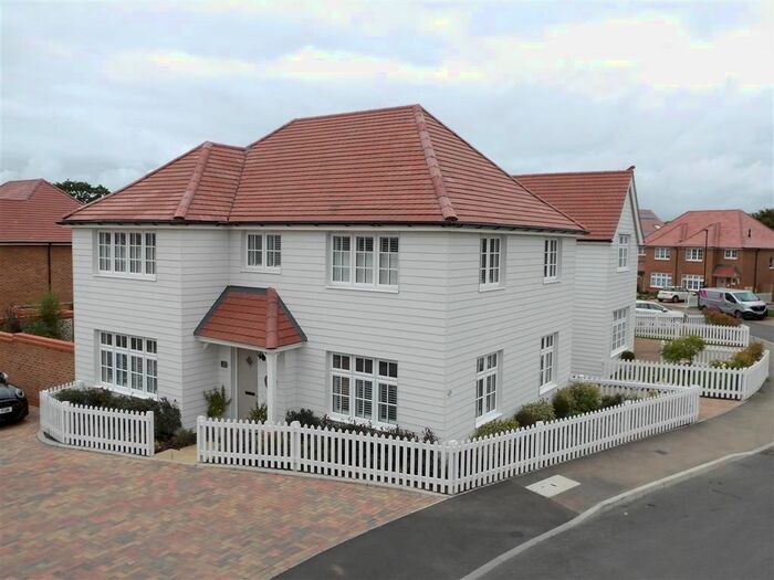 4 Bedroom Detached House For Sale In Rother Drive, Tenterden, Kent, TN30