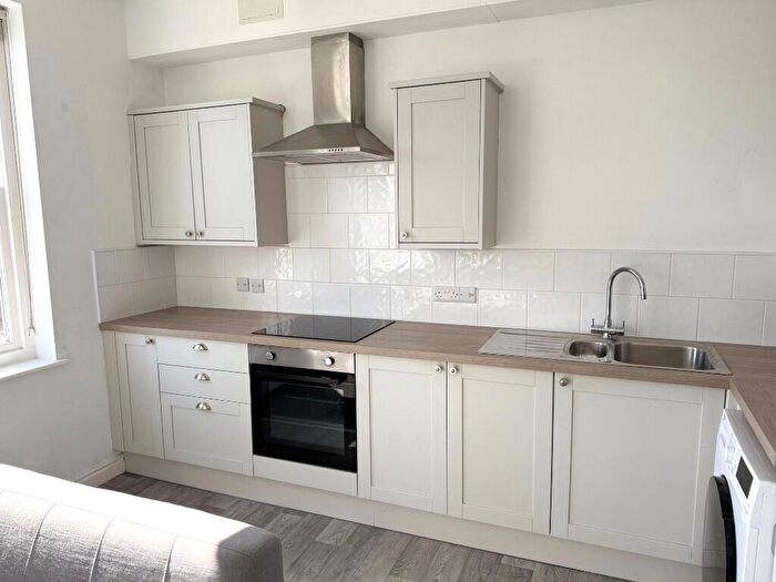 2 Bedroom Flat To Rent In Arch View Crescent, Liverpool, Merseyside, L1