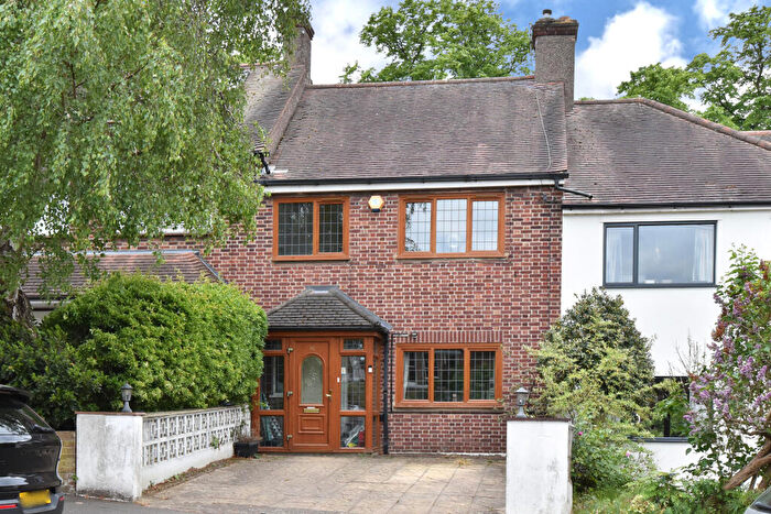 3 Bedroom Terraced House For Sale In Duncombe Hill, London, SE23